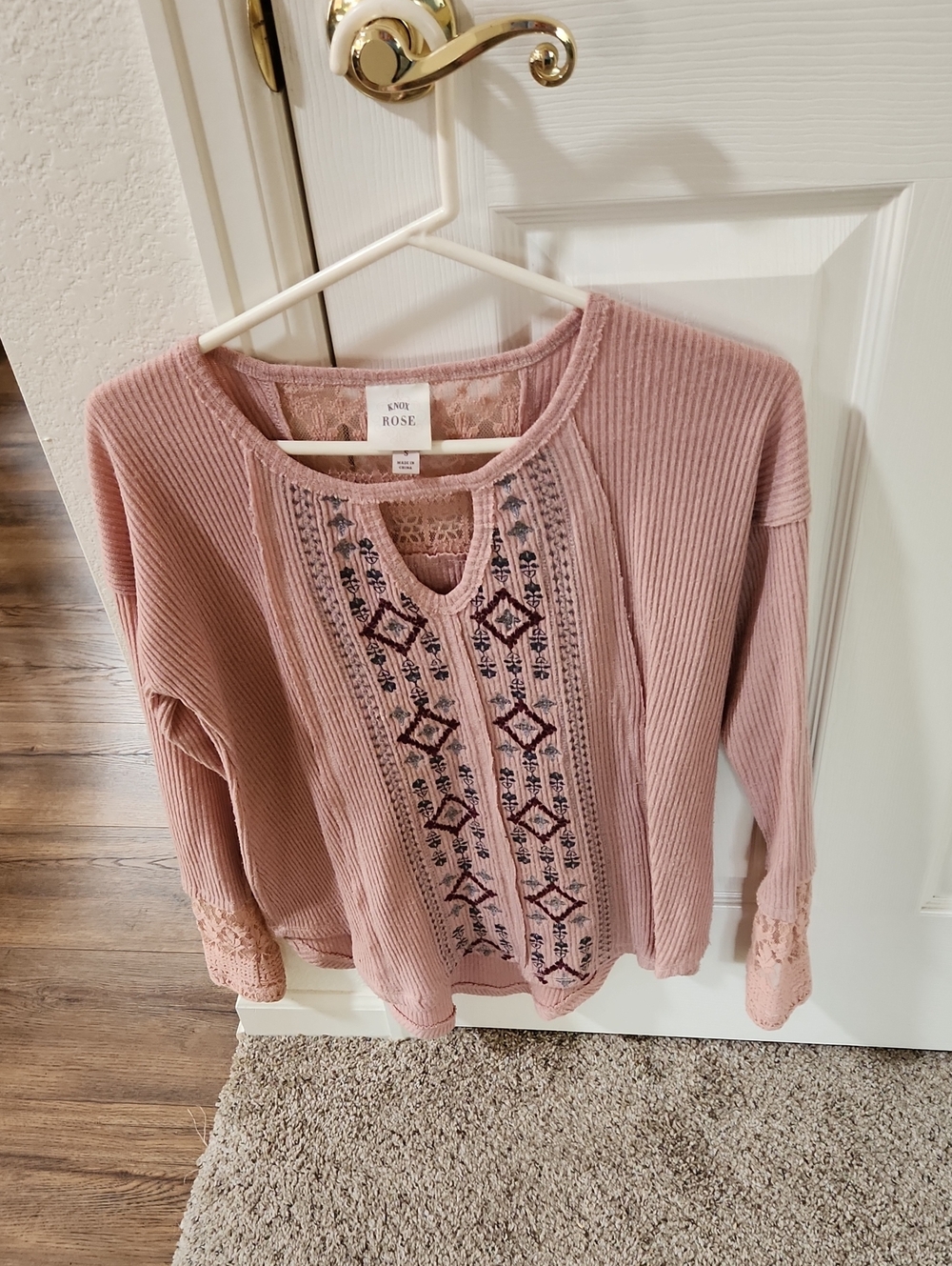 Knox Rose Dusty Pink Embroidered Ribbed Top